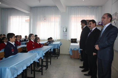 Öğrencilerin karne sevinci