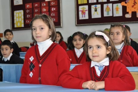 Öğrencilerin karne sevinci