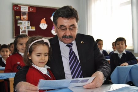 Öğrencilerin karne sevinci