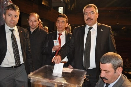 Tek aday, tek isim Mahmut aksoy