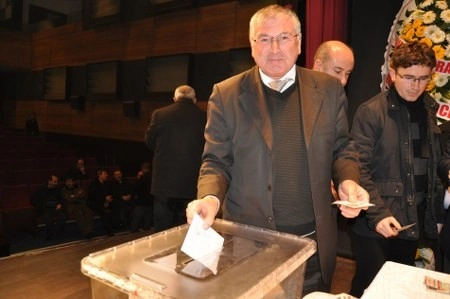 Tek aday, tek isim Mahmut aksoy