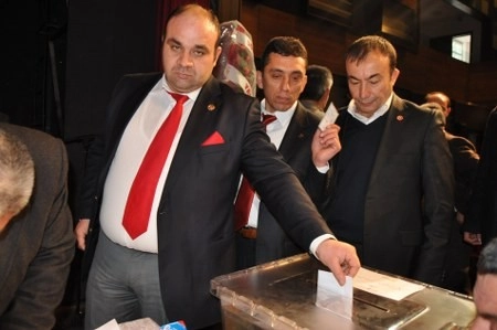 Tek aday, tek isim Mahmut aksoy