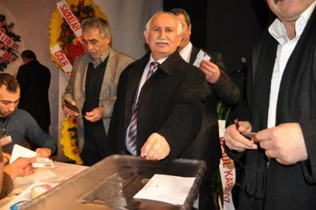 Tek aday, tek isim Mahmut aksoy