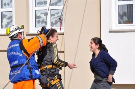 Deprem ve yangın tatbikatı