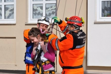 Deprem ve yangın tatbikatı