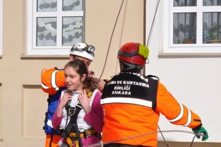 Deprem ve yangın tatbikatı