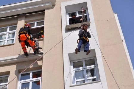 Deprem ve yangın tatbikatı