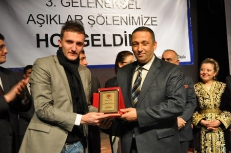 Gölbaşı'nda aşıklar atıştı