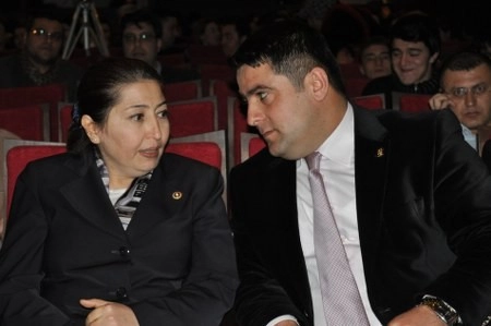 Gölbaşı'nda aşıklar atıştı