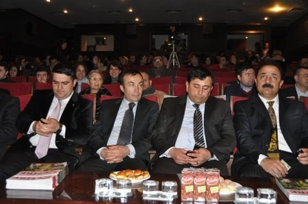 Gölbaşı'nda aşıklar atıştı