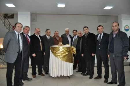 Gölbaşı'nda aşıklar atıştı