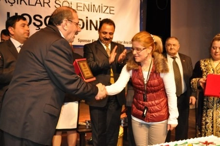 Gölbaşı'nda aşıklar atıştı