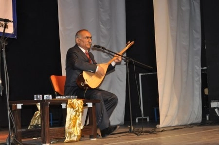 Gölbaşı'nda aşıklar atıştı