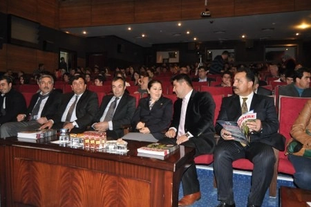 Gölbaşı'nda aşıklar atıştı