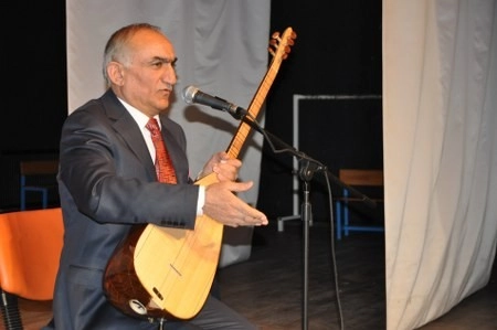 Gölbaşı'nda aşıklar atıştı