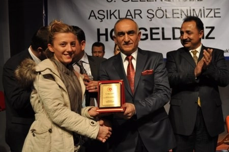 Gölbaşı'nda aşıklar atıştı