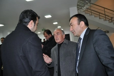 Gölbaşı'nda aşıklar atıştı