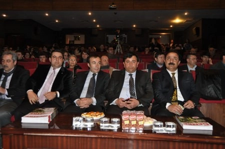 Gölbaşı'nda aşıklar atıştı