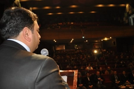 Gölbaşı'nda aşıklar atıştı