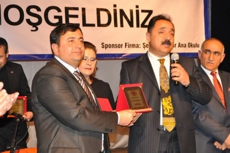 Gölbaşı'nda aşıklar atıştı