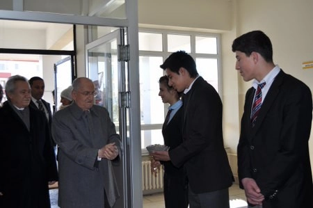 Törenle hizmete açıldı