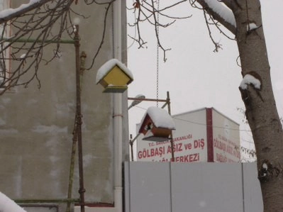 Sağlık personelinin kar’da mangal keyfi