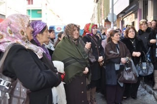 Her kadın bir çiçektir