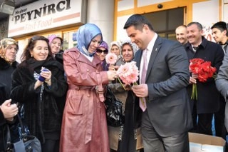 Her kadın bir çiçektir