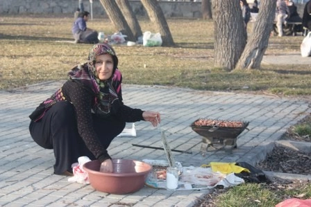Vatandaşlar güneşli havanın tadını çıkardı