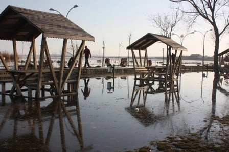 Çay Bahçesi de sular altında kaldı