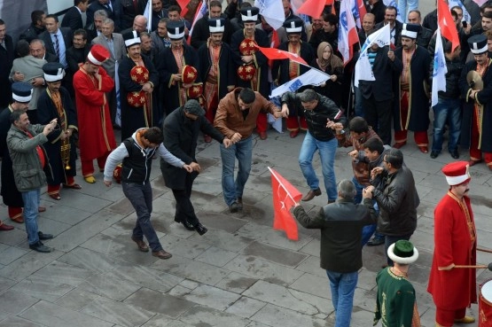 Gökçek'i mehterle karşıladılar