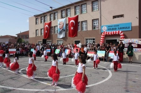 Gölbaşı'nda çocukların 23 Nisan coşkusu