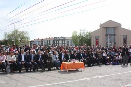 Gölbaşı'nda çocukların 23 Nisan coşkusu