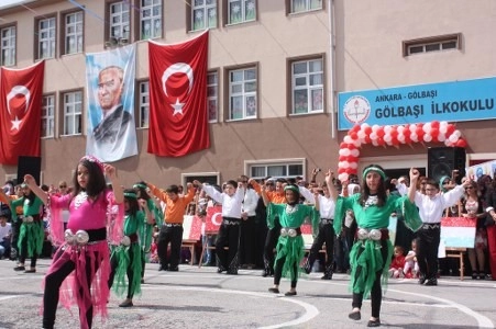 Gölbaşı'nda çocukların 23 Nisan coşkusu
