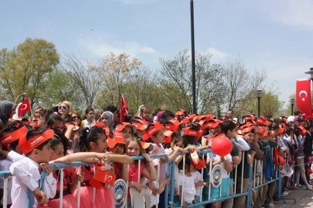 Gölbaşı'nda çocukların 23 Nisan coşkusu