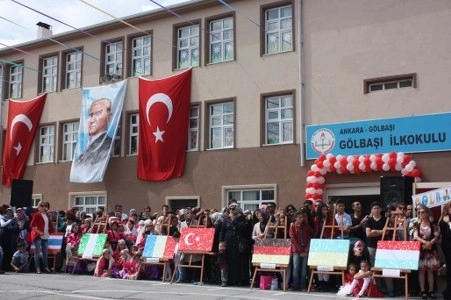 Gölbaşı'nda çocukların 23 Nisan coşkusu