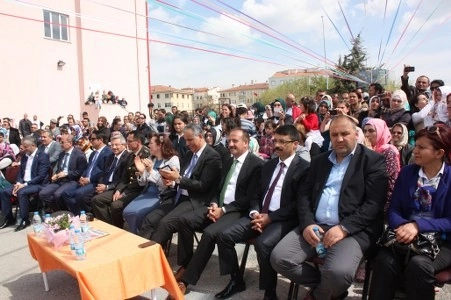 Gölbaşı'nda çocukların 23 Nisan coşkusu