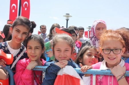 Gölbaşı'nda çocukların 23 Nisan coşkusu