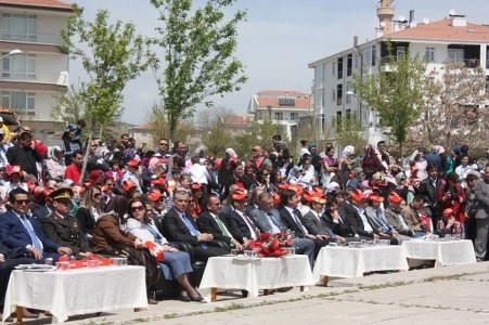 Gölbaşı'nda çocukların 23 Nisan coşkusu