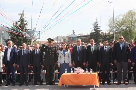 Gölbaşı'nda çocukların 23 Nisan coşkusu