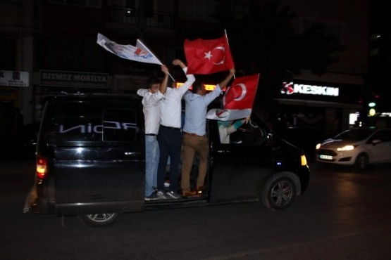 Türkiye'nin dört bir yanından kutlama manzaraları