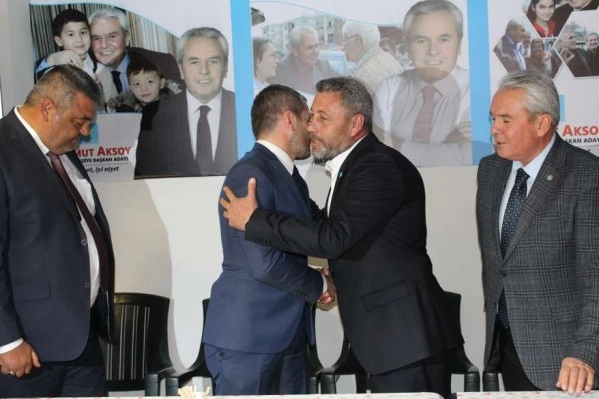 Hacı Karagöz İYİ PARTİ'ye resmen katıldı