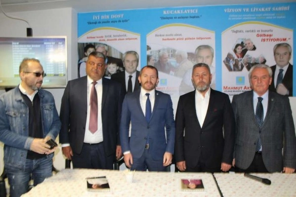 Hacı Karagöz İYİ PARTİ'ye resmen katıldı