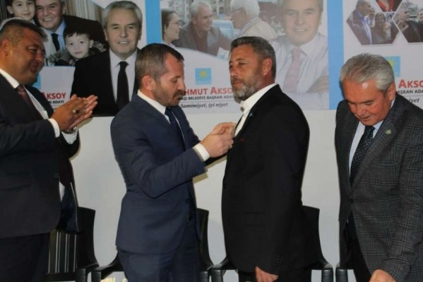 Hacı Karagöz İYİ PARTİ'ye resmen katıldı