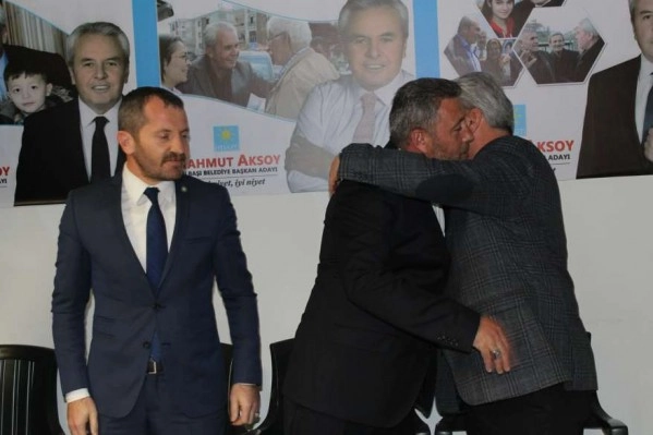 Hacı Karagöz İYİ PARTİ'ye resmen katıldı