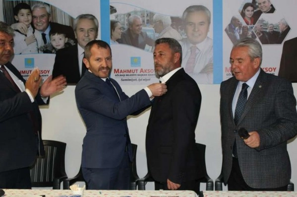 Hacı Karagöz İYİ PARTİ'ye resmen katıldı