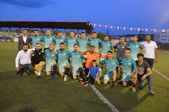 Turnuvanın şampiyonu Velihimmetlispor