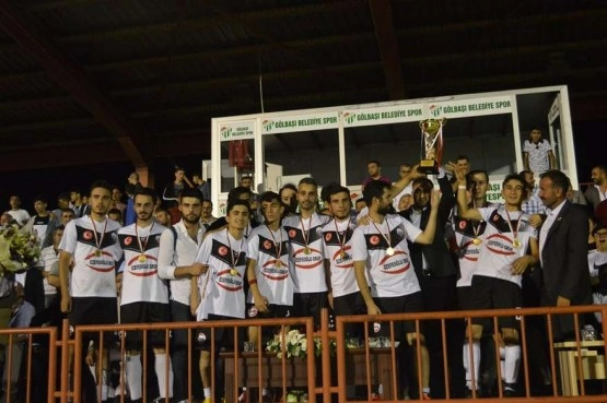 Turnuvanın şampiyonu Velihimmetlispor