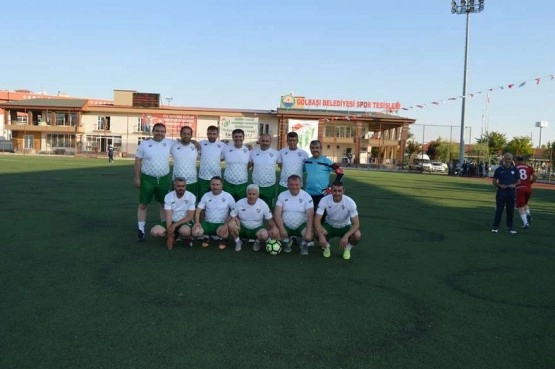 Turnuvanın şampiyonu Velihimmetlispor