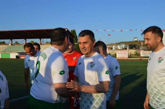 Turnuvanın şampiyonu Velihimmetlispor